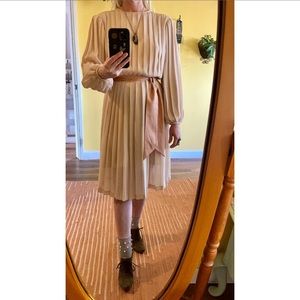 Vintage Ethereal Pleated Cream MIDI Dress